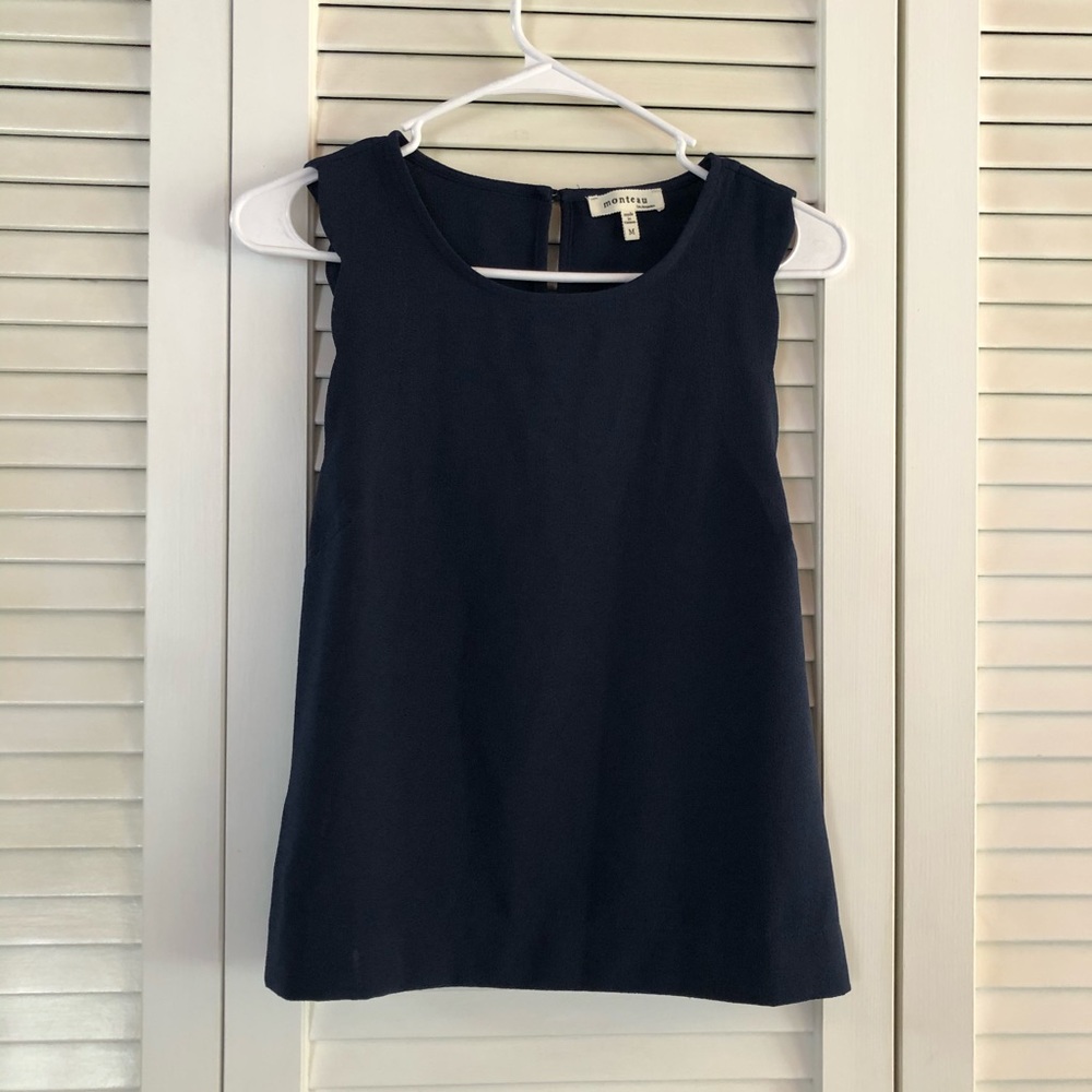Monteau Francesca’s Navy blue scalloped tank top M
